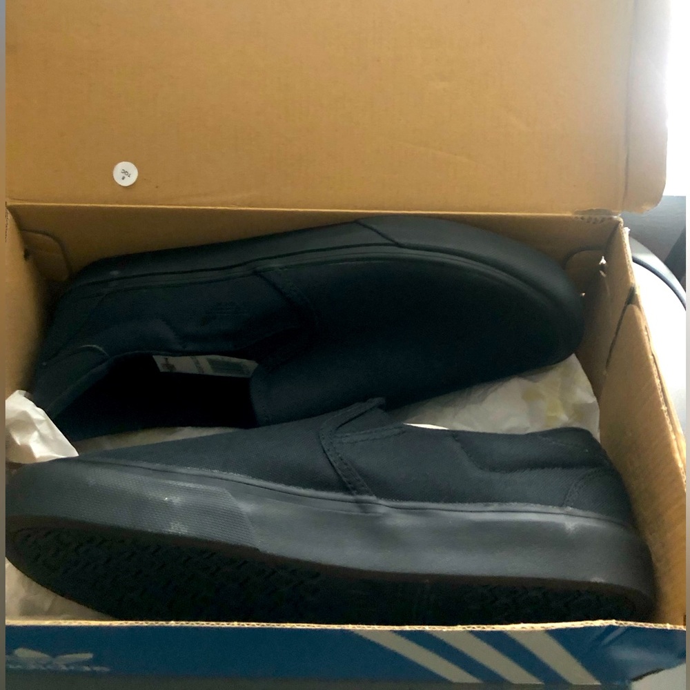 New adidas, court rallye slip